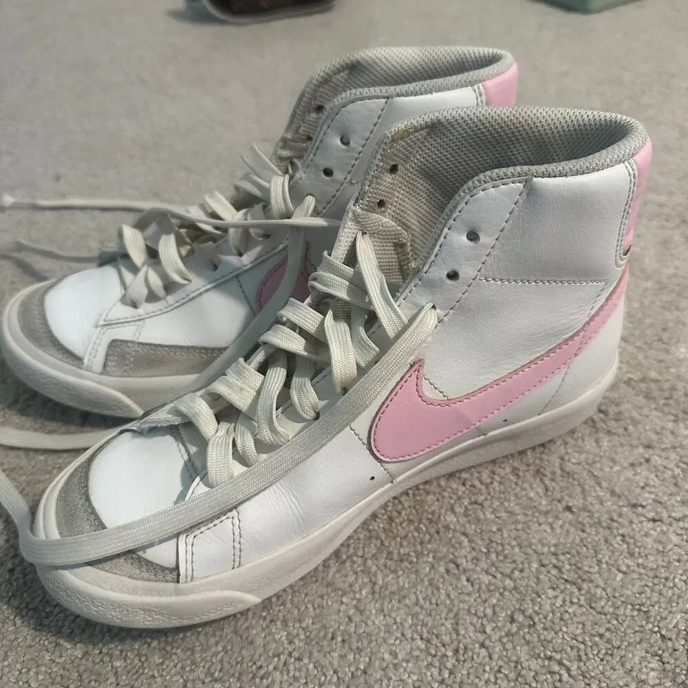 Girls Nike Blazer Mid '77 sneakers Summit White Pink Foam size 4.5 Y